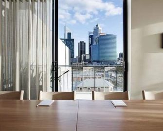 فندق أليكس - برث - غرفة طعام