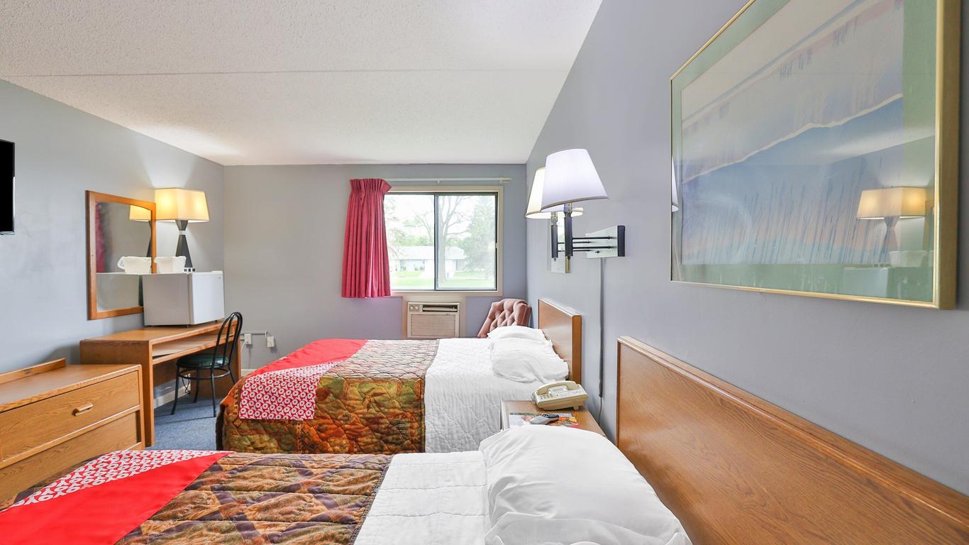OYO Hotel Pipestone Mn, Canterbury Park