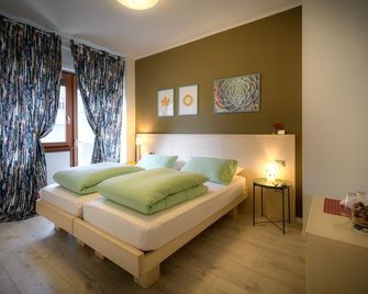 Bernina Express Eco Rooms&Breakfast - Tirano - Habitación