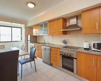 Beguest Cascais Inn Apartments 4 - Cascais - Kitchen