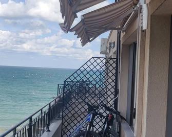 Ravda on the Beach - Ravda - Balkon