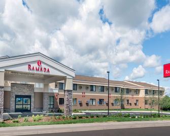 Ramada by Wyndham Minneapolis Golden Valley - Golden Valley - Building