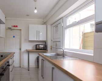 Townhouse @ Underwood Lane - Crewe - K üche