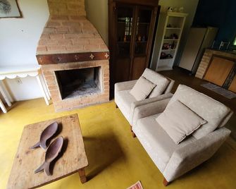 Sítio Pindorama - Gonçalves - Huiskamer