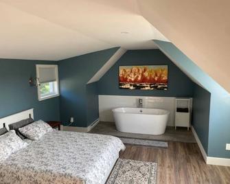 Relax, Zen condo, with AC, country side & lakes - Stanstead - Habitación