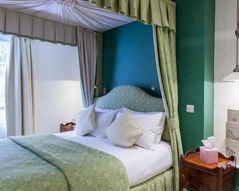 The Shaven Crown Hotel - Chipping Norton - Bedroom