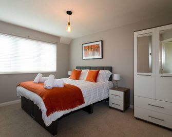 Quiet 2 Bedroom Apartment in Headington, Close to Oxford Hospitals & Brookes University - Oxford - Bedroom