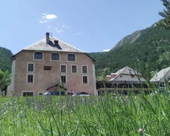 Auberge de Jeunesse HI Serre-Chevalier - La Salle-les-Alpes - Gebäude