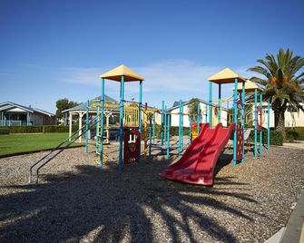 The Retreat at West Beach Parks - West Beach