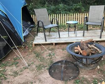 Backyard camping tent - Winston-Salem - Patio