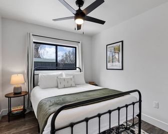 Bright and Relaxing 2-bedroom house with AC, WiFi in Missoula - Missoula - Bedroom