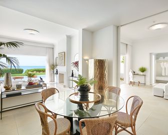 Mandola Rosa at Riviera Olympia, A Grecotel Resort to Live - Kyllini - Dining room