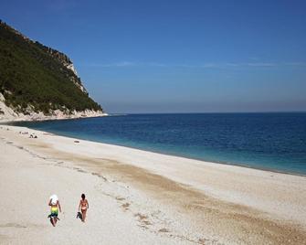 La Piana Affittacamere - Camerano - Beach