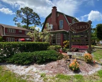 The Reserve Retreat - Sarasota - Building