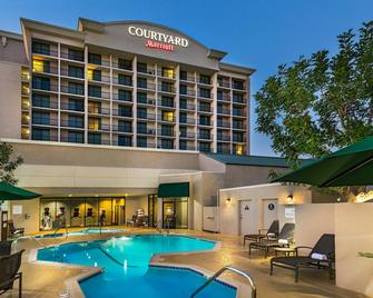 Courtyard by Marriott Los Angeles Pasadena/Monrovia - Monrovia - Piscina