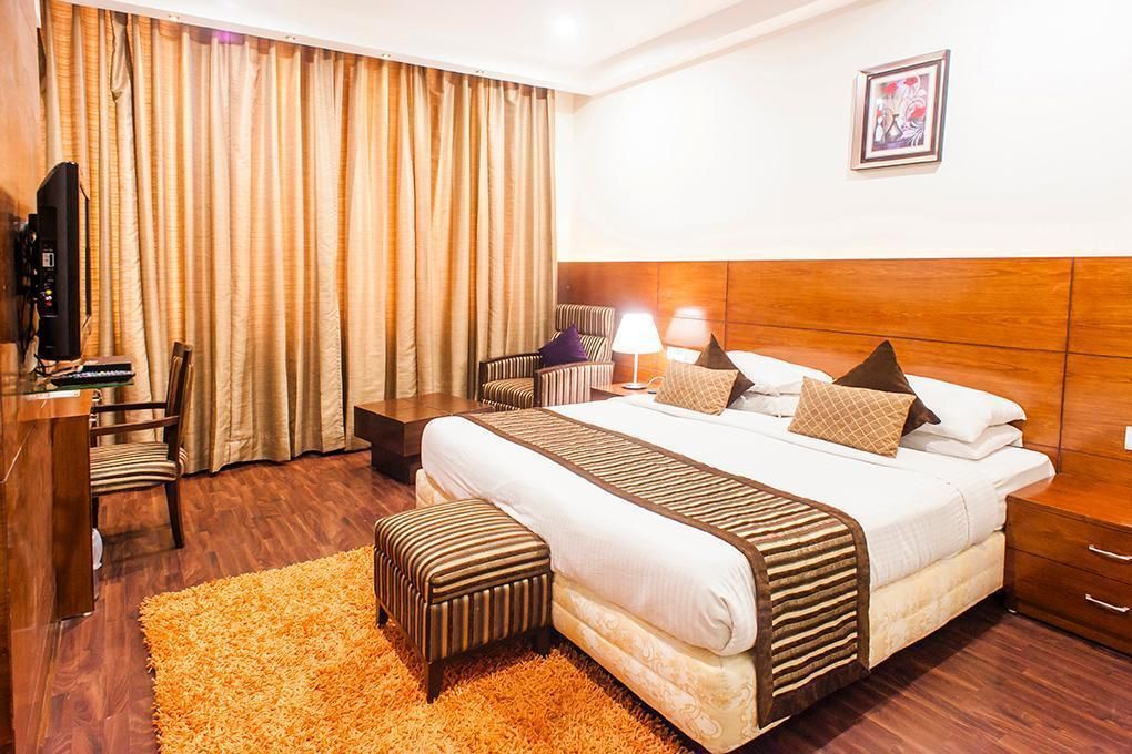 I-Square Hotel - Baddi - Bedroom