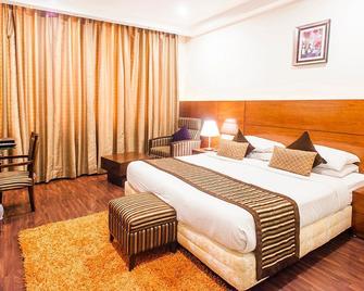 I-Square Hotel - Baddi - Habitación