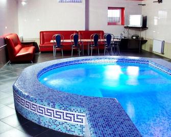 Virginia Hotel-New - Yoshkar-Ola - Piscina