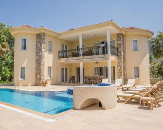 Dalyan Tulip Villa- private pool and garden area, peaceful location - Ortaca - Pool