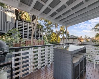 Family-Friendly 3-Bed Apartment in New Farm - Brisbane - Balcony