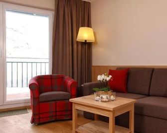 Hotel Enzian & Apartmenthotel Johannes - Obergurgl - Living room