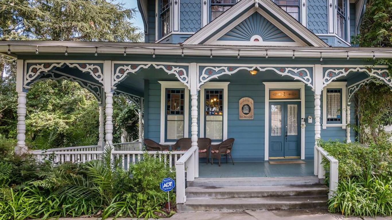 Kaleidoscope Inn & Gardens