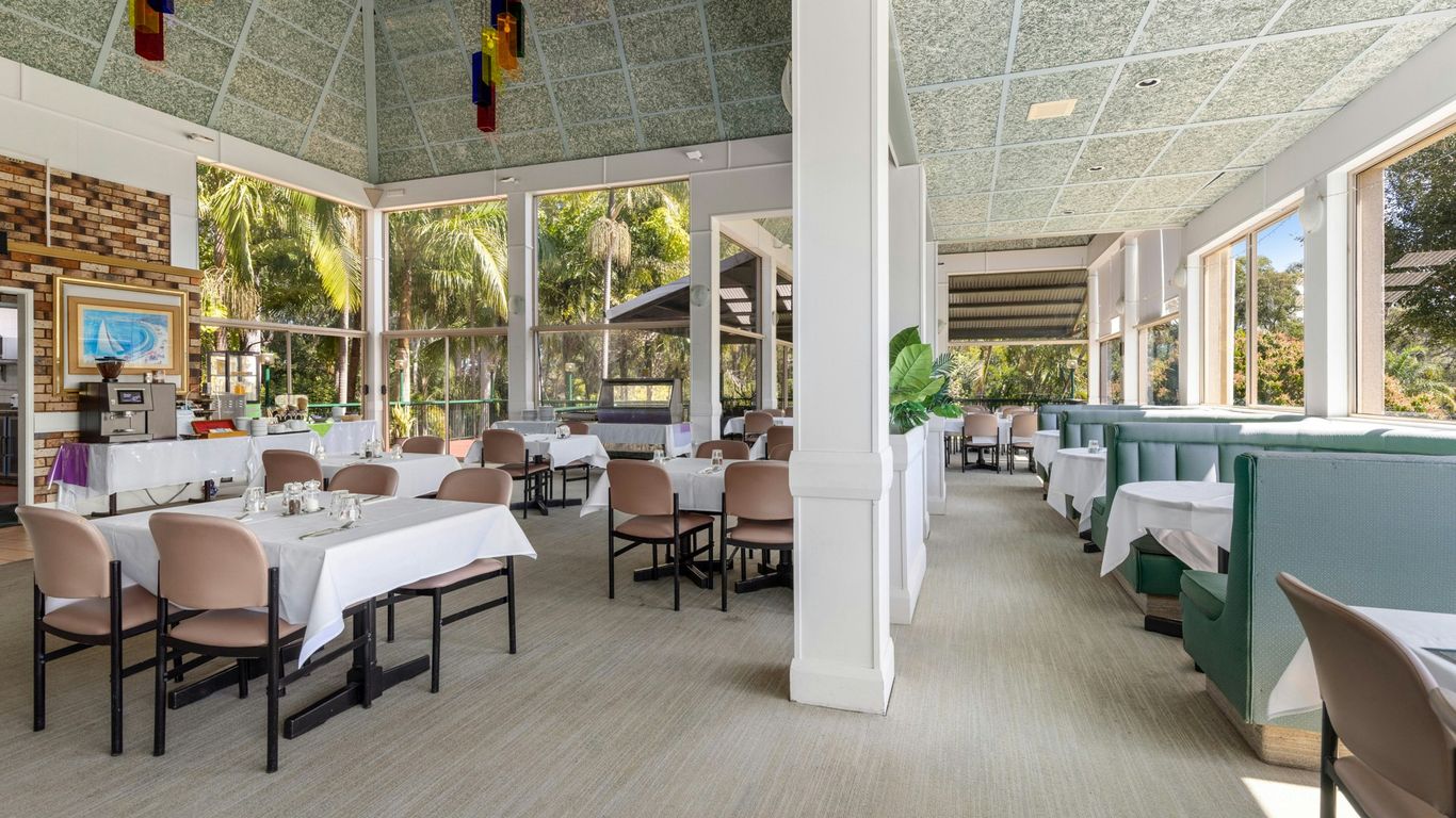 كوفس هاربور سانكتشيويري ريزورت