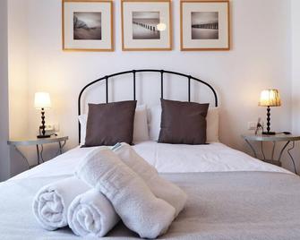 Del Parque Flats San Rafael - Malaga - Yatak Odası