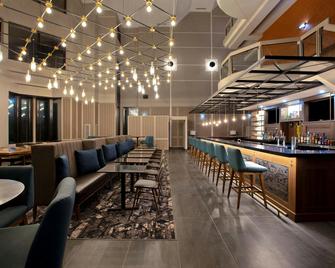 Four Points by Sheraton St. Catharines Niagara Suites - Thorold - Bar