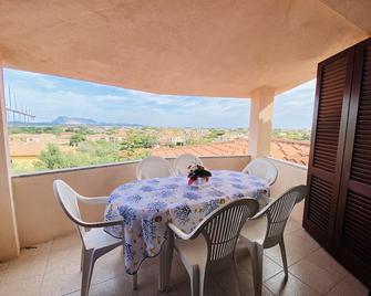 Casa Vacanza Maddy Vista Mare - San Teodoro - Balkon