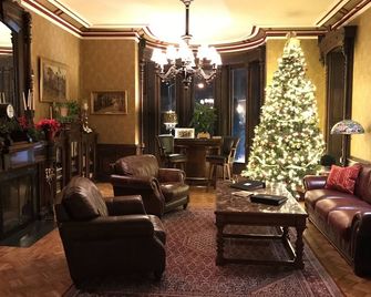 باتشيلر مانشن إن - ساراتوغا سبرينغس - غرفة معيشة