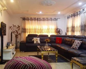 Biddex Lodge & Hotels - Benin City - Living room