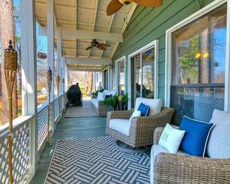 Big Discount for Sandy Waterfront beach Home 3/3 w/ Hot Tub firepit zipline pond - Eufaula - Balcony