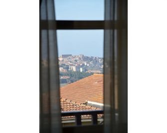 Hotel President - צ'יאנצ'יאנו טרמה - מרפסת