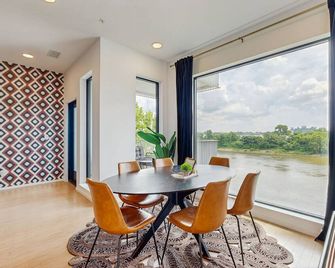 Upscale river-view condo less than a mile from Broadway - downtown waterfront - Nashville - Salle à manger