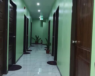 Fil-Can Hostel Coron - Coron - Pasillo