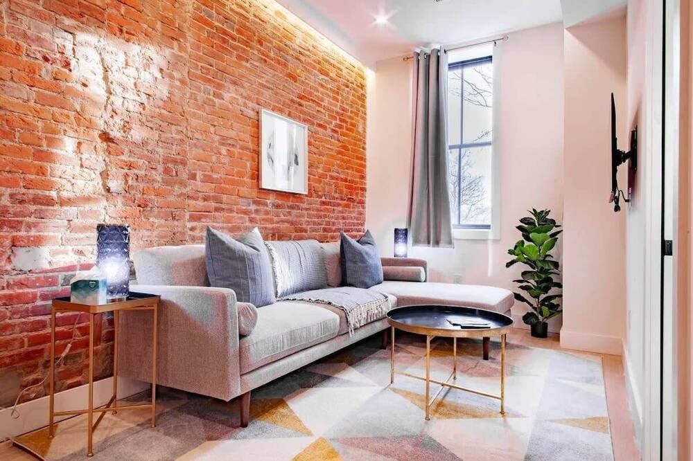 Barracks Row & Eastern Market Oasis Transit-Friendly - וושינגטון די.סי - סלון