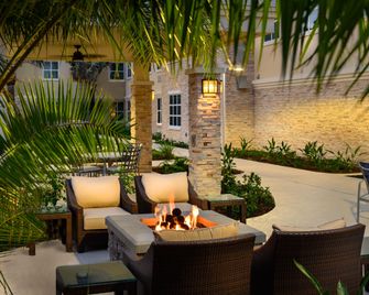 Staybridge Suites Vero Beach By IHG - Vero Beach - Pátio