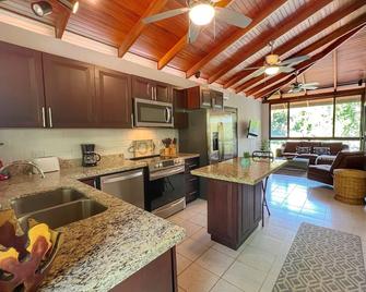 Beachfront Villa - From Your Yard to the Sand! - Ocotal - Kitchen