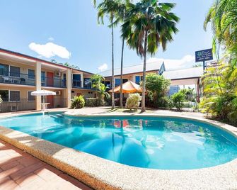 Tropical Queenslander - Cairns - Piscina