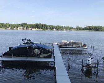 5 Bedroom Lake Access House and Entertainment Bldg for Rent - Fremont - Outdoors view