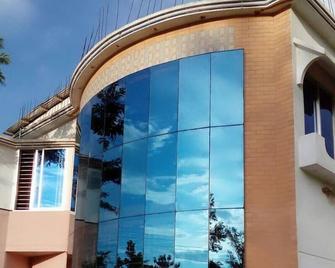 Tony's Place - Srimangal - Edificio