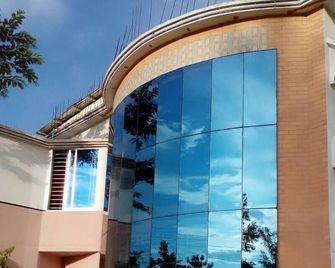 Tony's Place - Srimangal - Edificio
