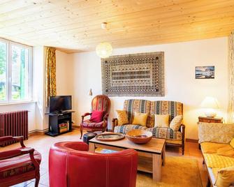 Large family home with superb panoramic views. - Boussenac - Living room