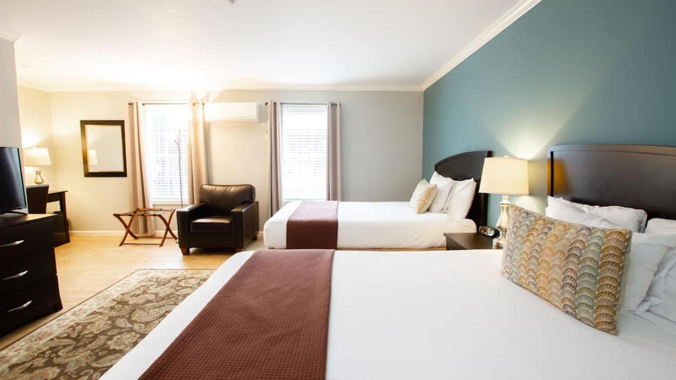 The Dahlonega Square Hotel & Villas