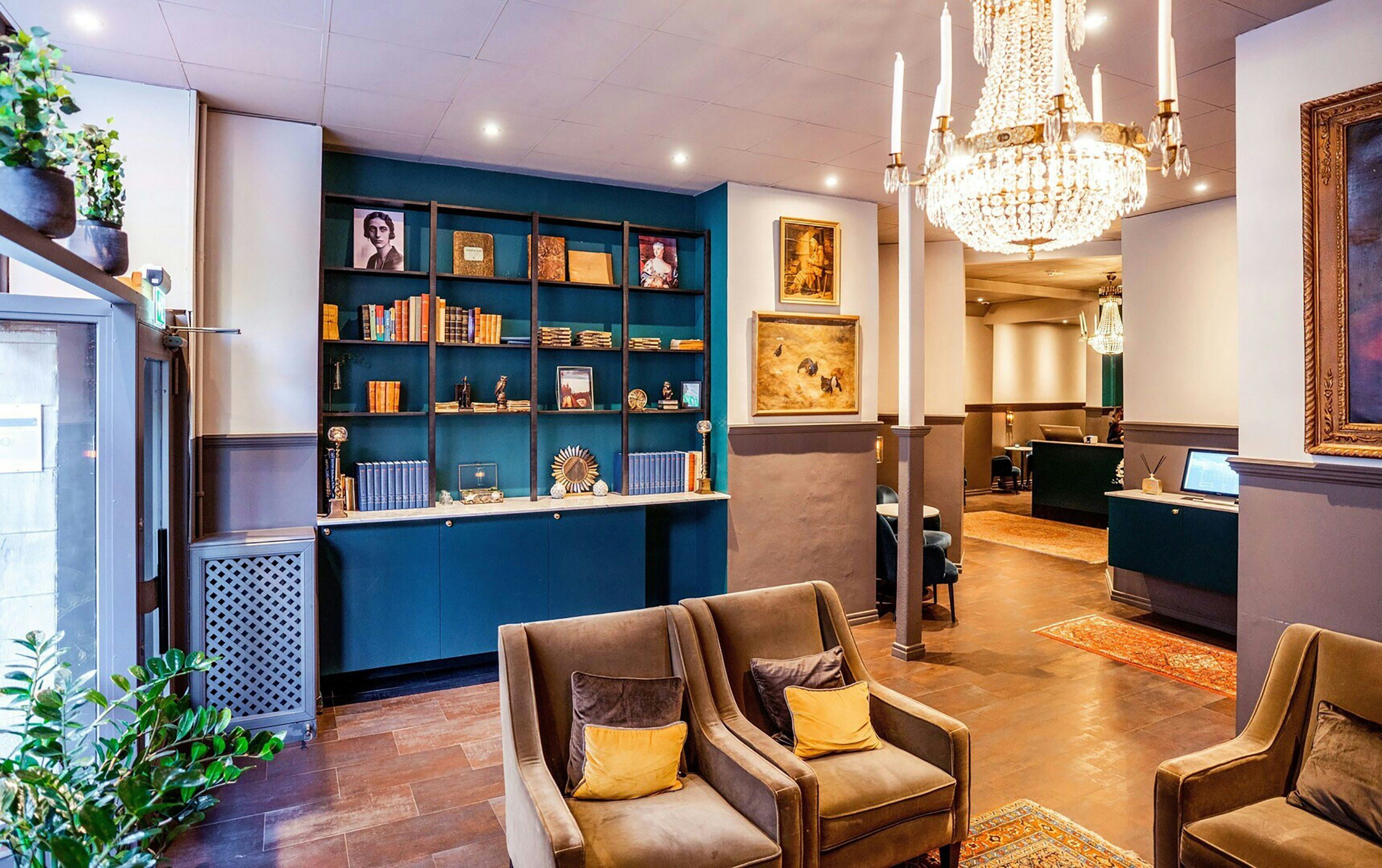 كوينز هوتل باي فيرست هوتلز