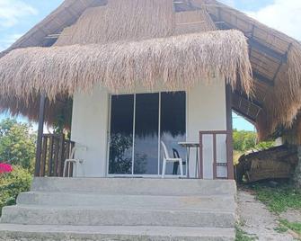 Scia Hills Resort - Exclusive Resort + Pool + Wifi + Hbo + Netflix - Oslob - Building