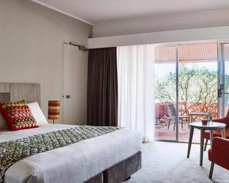 Desert Gardens Hotel - Yulara - Bedroom
