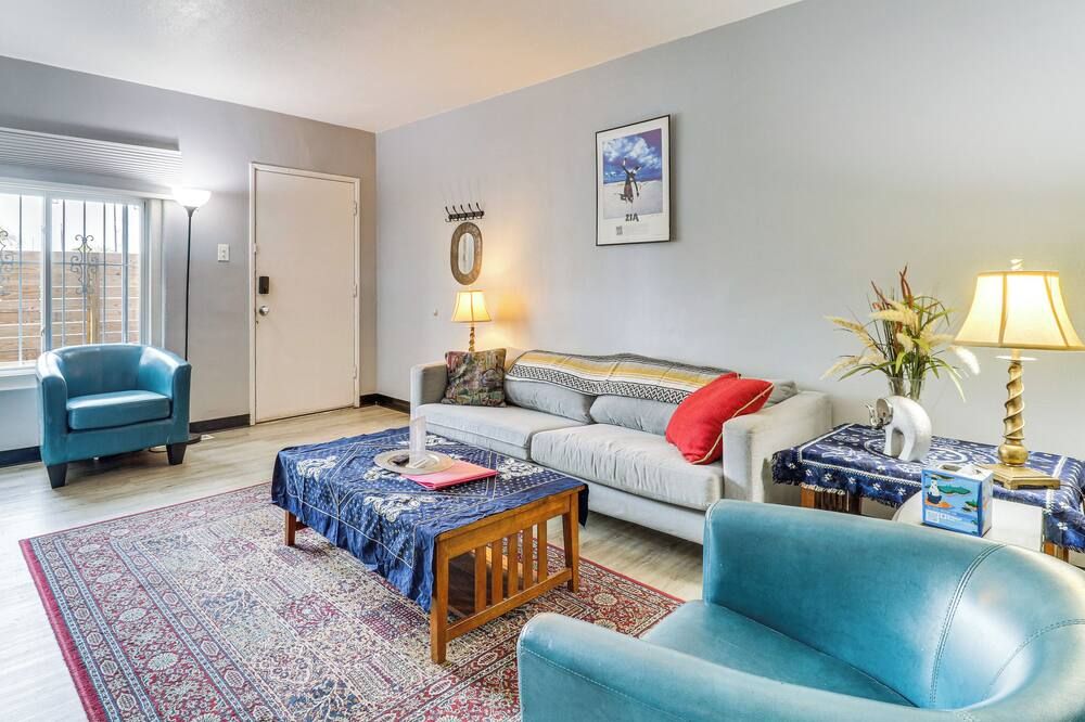 1 Mi to Unm! Albuquerque Home W/ Fire Pit & Bbq - אלבקורקי - סלון