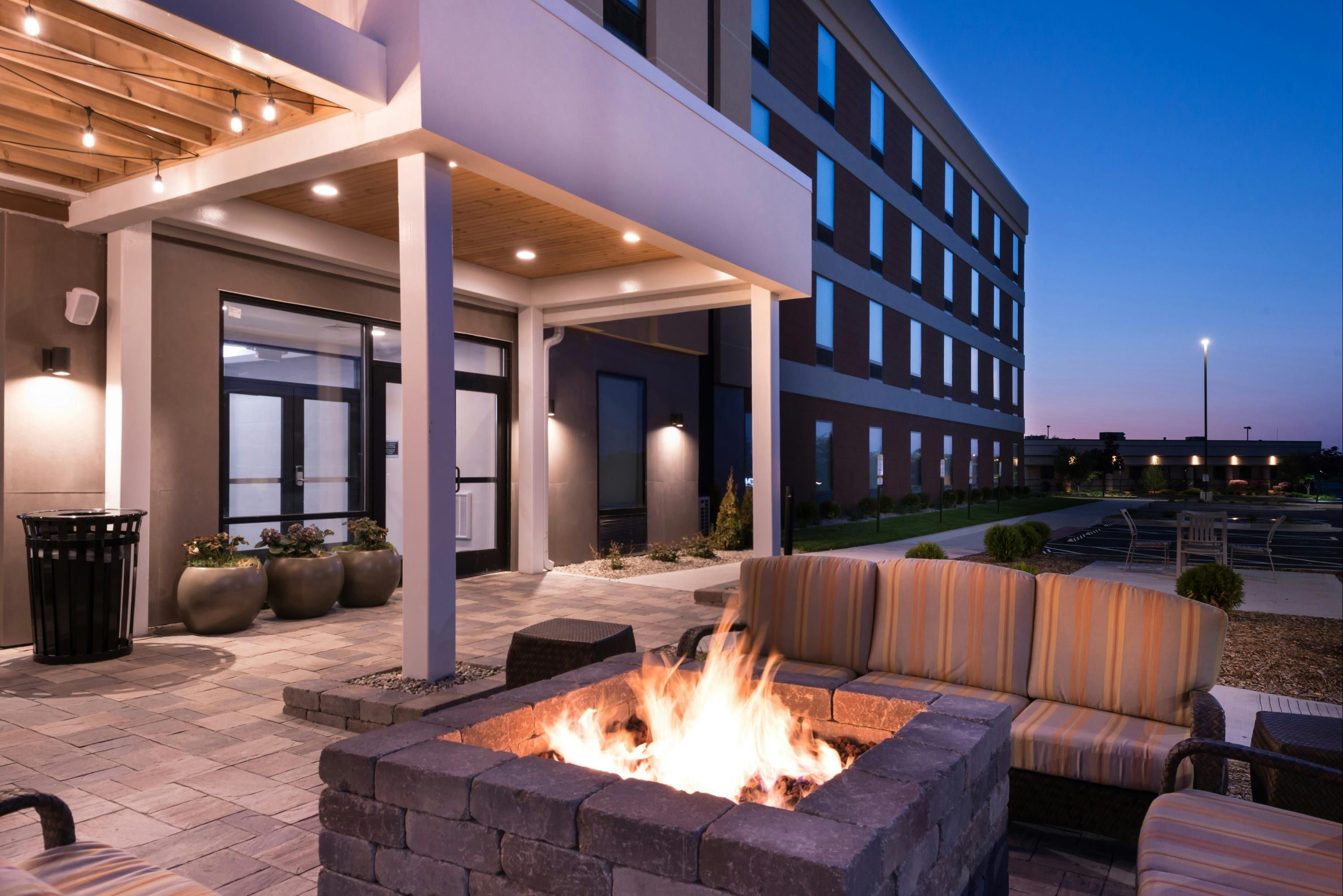 Home2 Suites by Hilton Merrillville - Merrillville - Gebäude